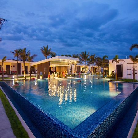 Hotel El Faro Monterrico Bagian luar foto